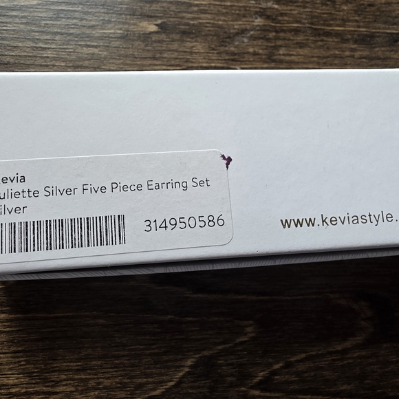 Silver Earring Set - Picture 6 of 10